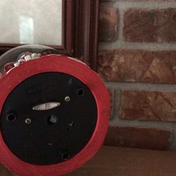 USA American Flag Santa Musical Snow Water globe - Picture 8 of 8